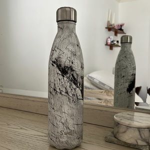 Swell 25 oz bottle